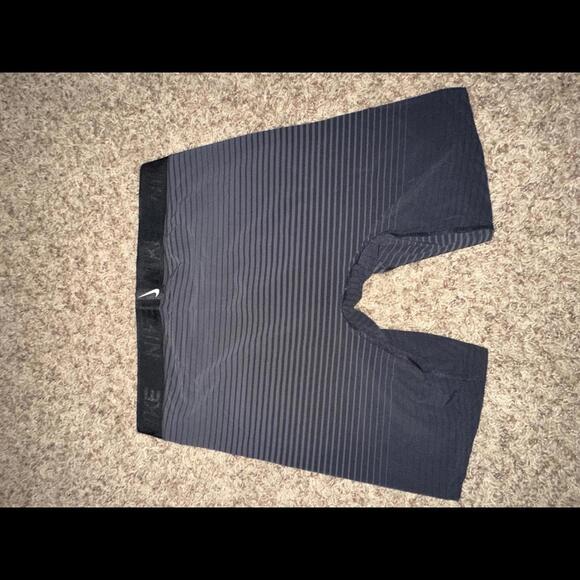 Nike Men’s Compression Dri-Fit Black Training Shorts - Picture 2 of 7